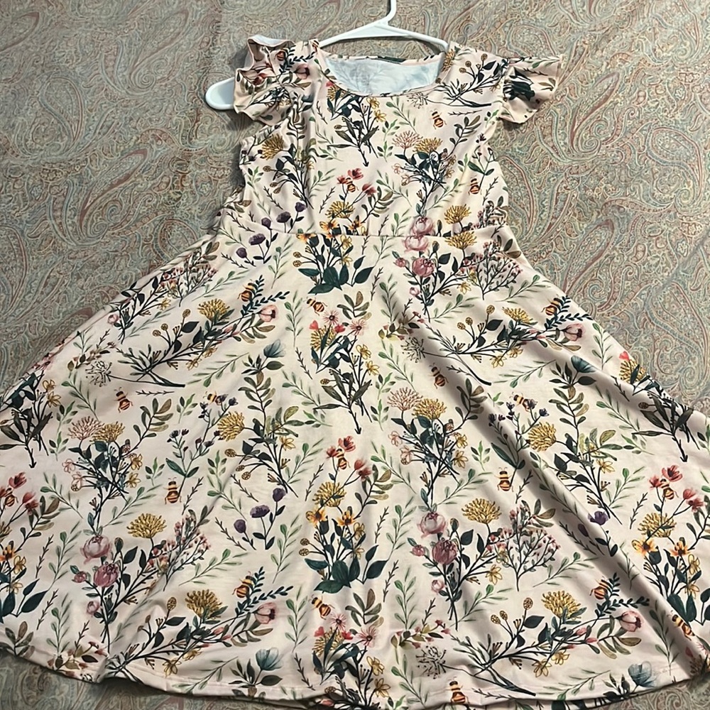 Boutique Flutter Sleeve Floral Dress - Size 10/12